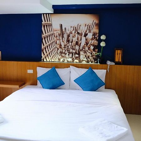 Royal Nine Hotell Kanchanaburi City Exteriör bild