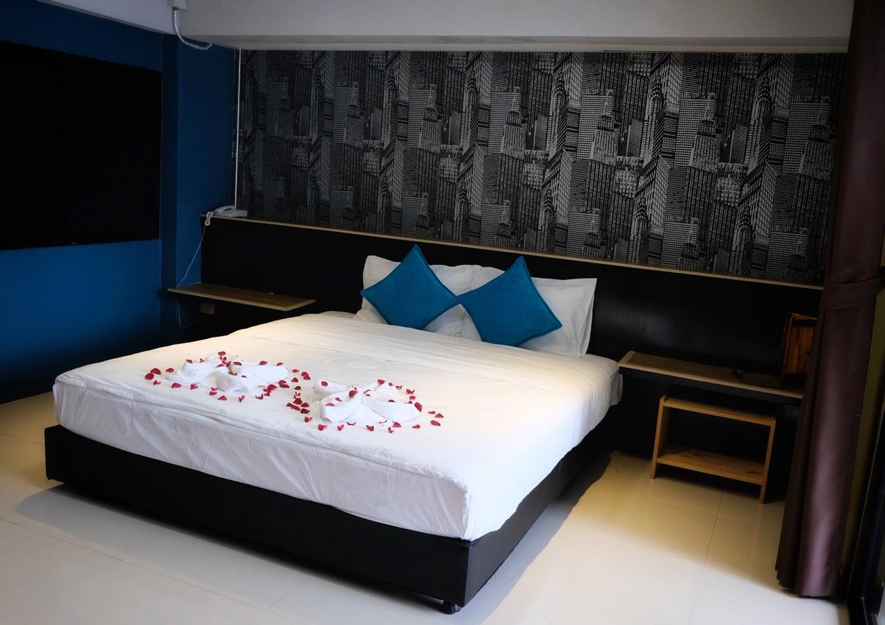 Royal Nine Hotell Kanchanaburi City Exteriör bild