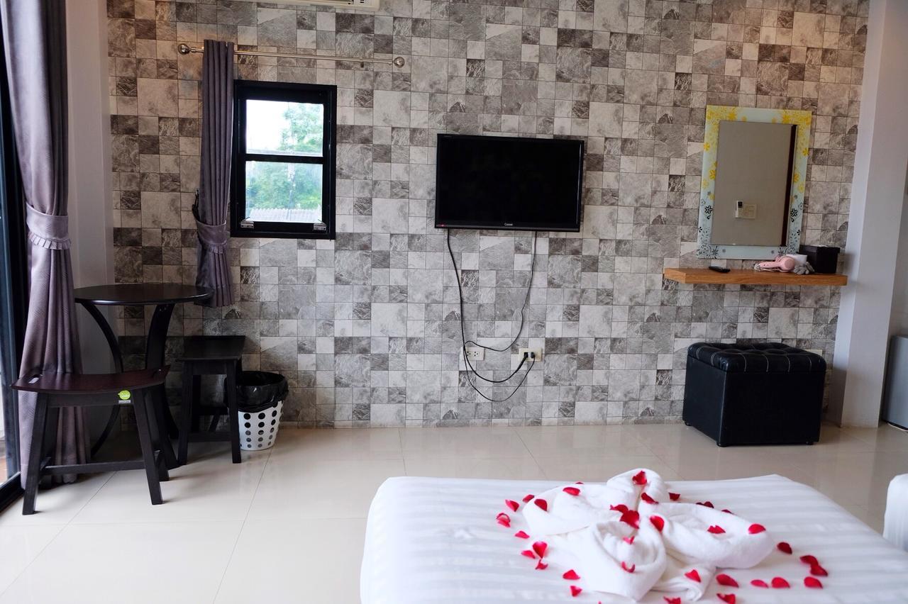 Royal Nine Hotell Kanchanaburi City Exteriör bild