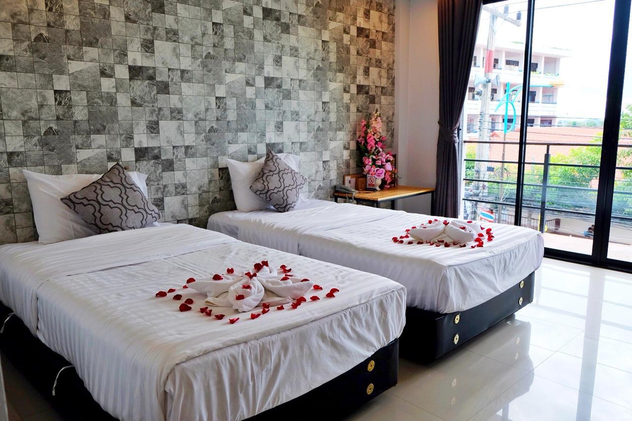 Royal Nine Hotell Kanchanaburi City Exteriör bild