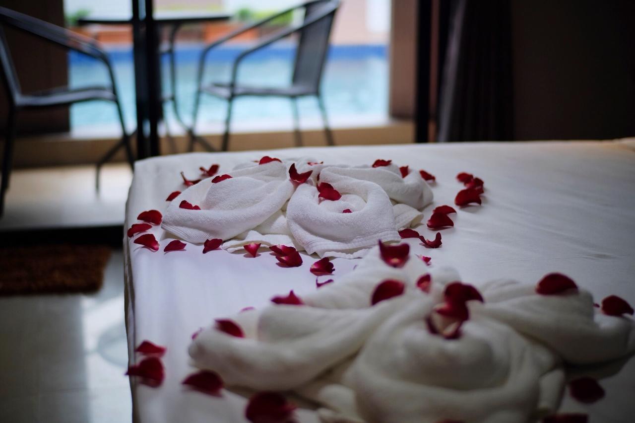 Royal Nine Hotell Kanchanaburi City Exteriör bild