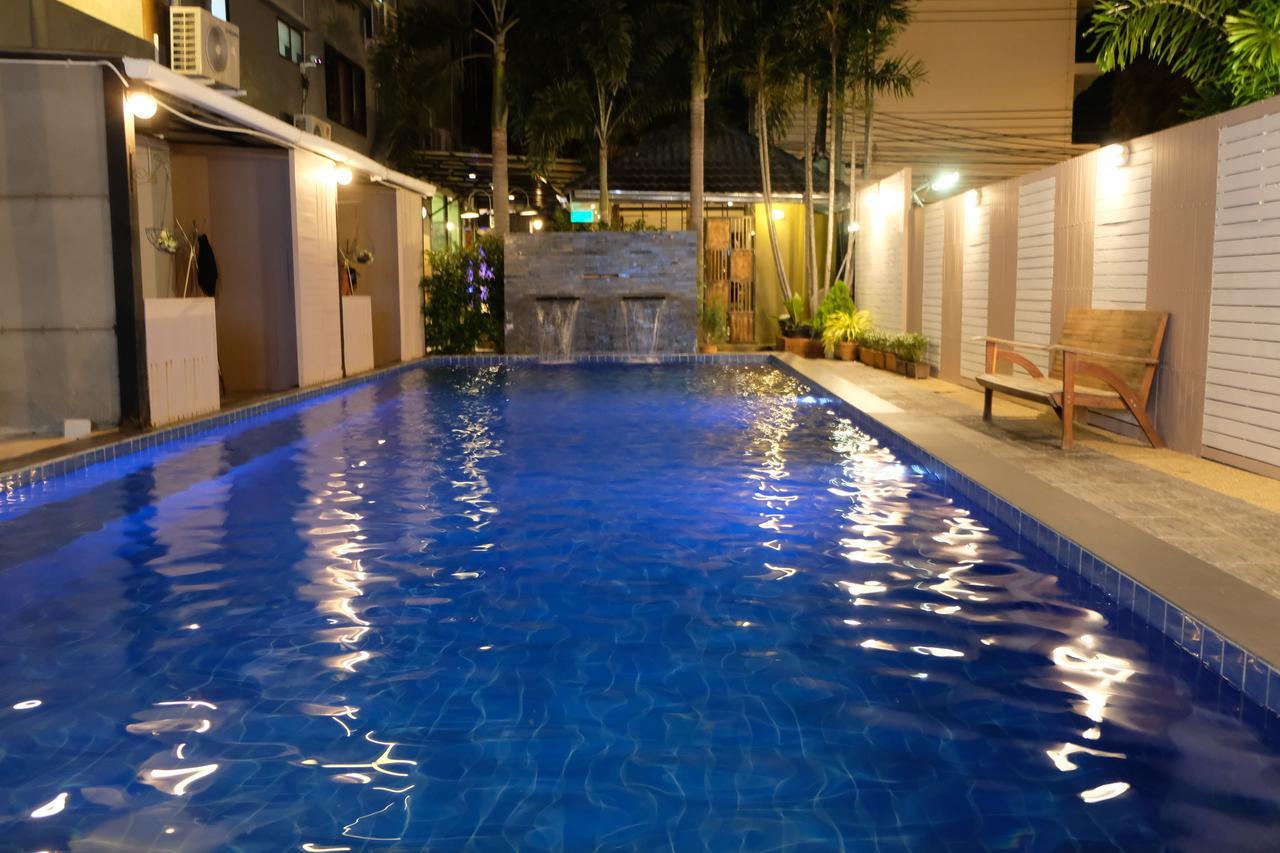 Royal Nine Hotell Kanchanaburi City Exteriör bild