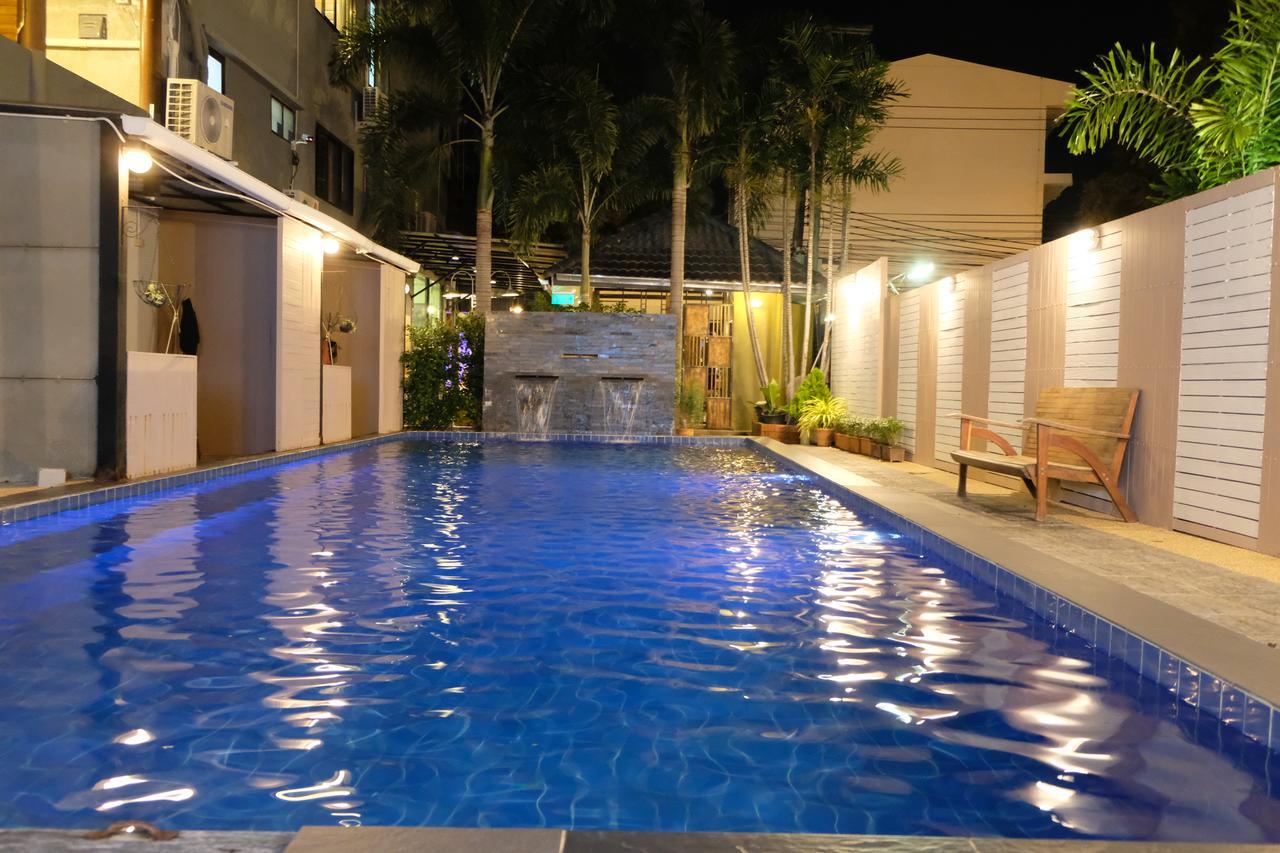 Royal Nine Hotell Kanchanaburi City Exteriör bild