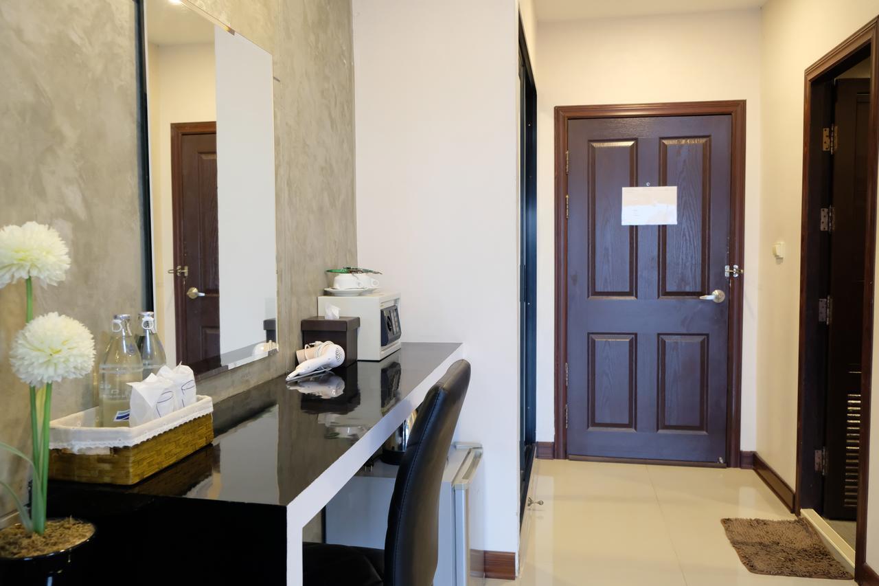 Royal Nine Hotell Kanchanaburi City Exteriör bild
