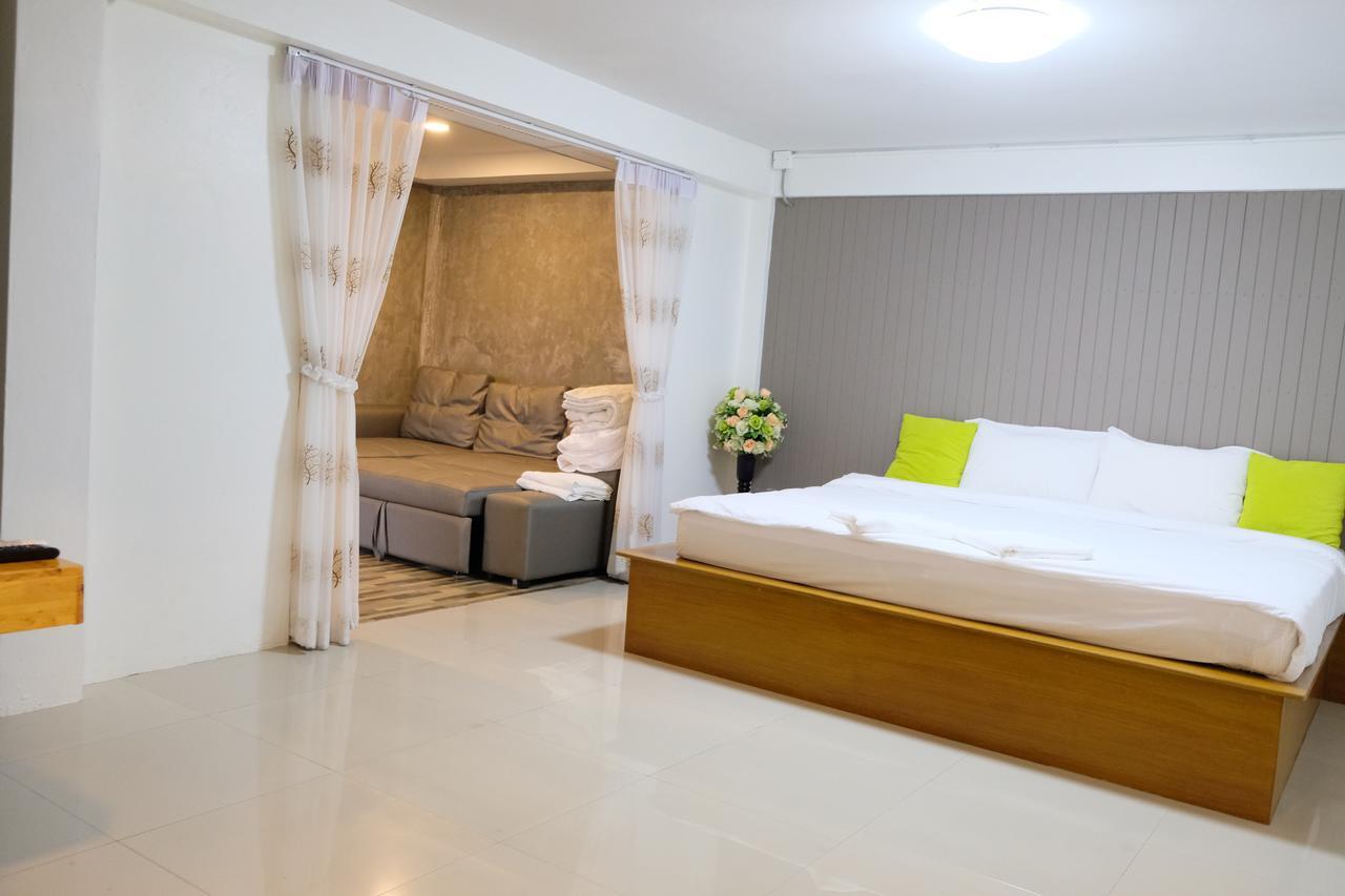 Royal Nine Hotell Kanchanaburi City Exteriör bild