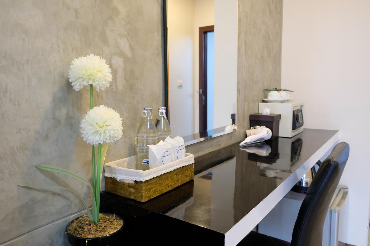 Royal Nine Hotell Kanchanaburi City Exteriör bild