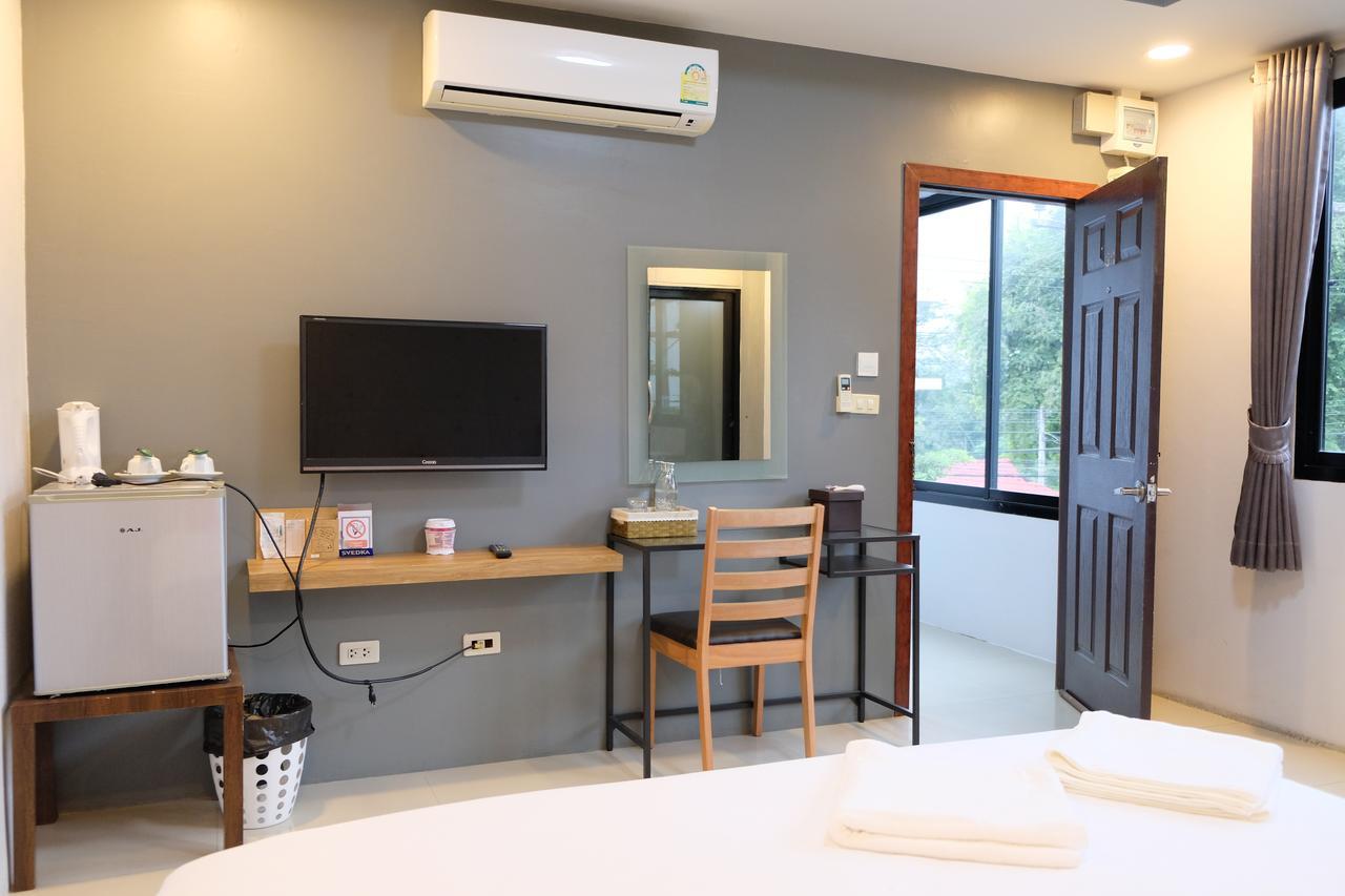 Royal Nine Hotell Kanchanaburi City Exteriör bild