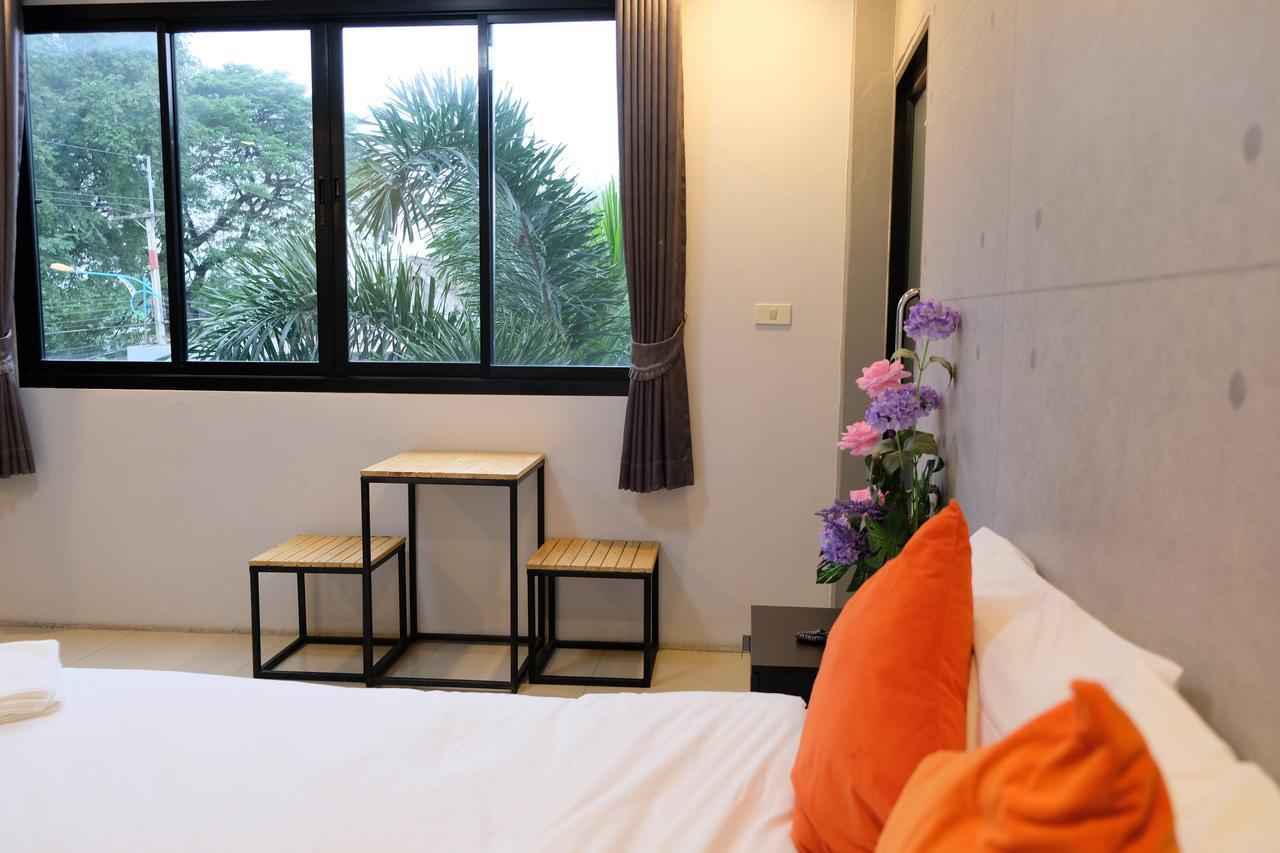 Royal Nine Hotell Kanchanaburi City Exteriör bild