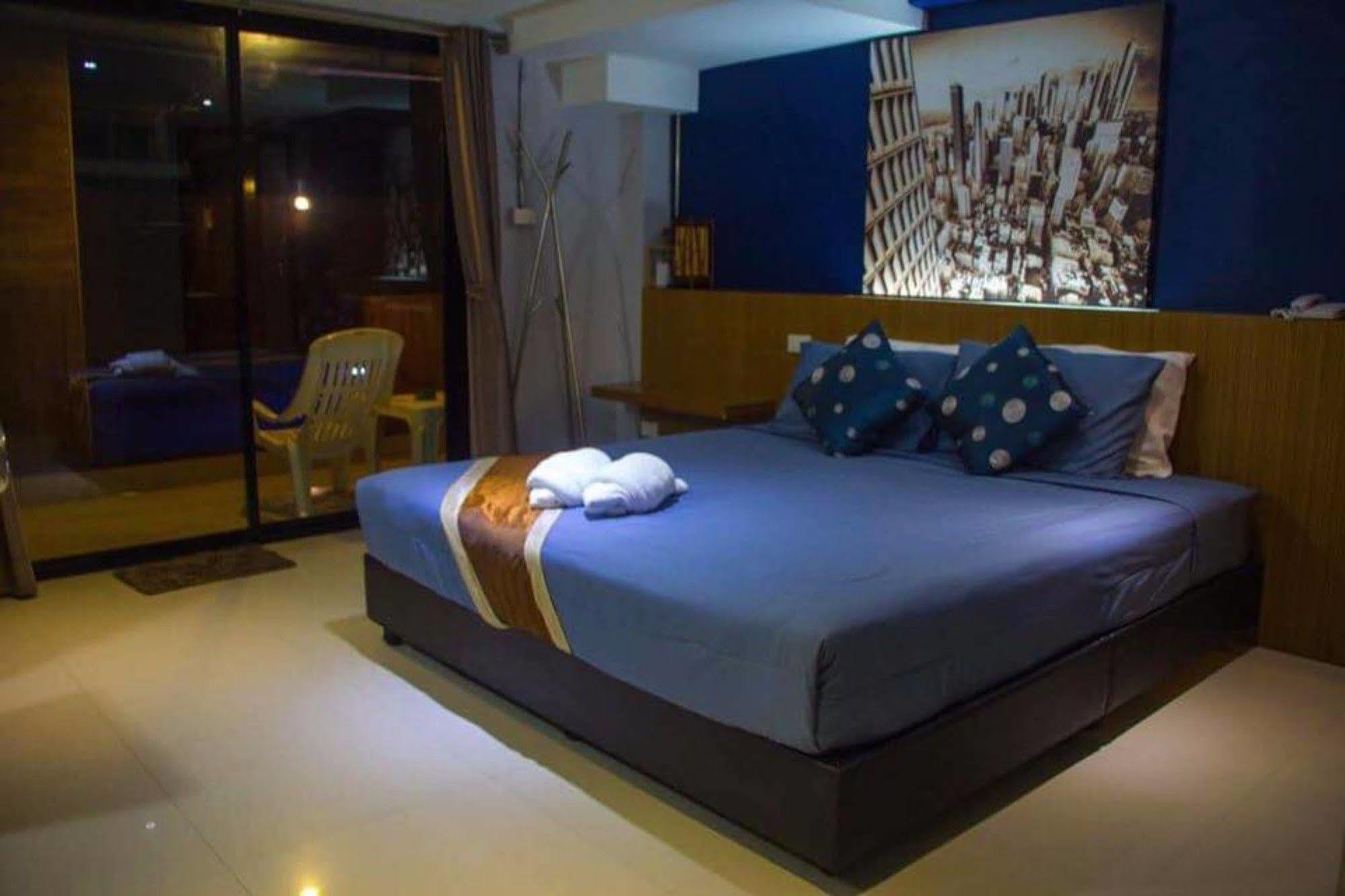 Royal Nine Hotell Kanchanaburi City Exteriör bild